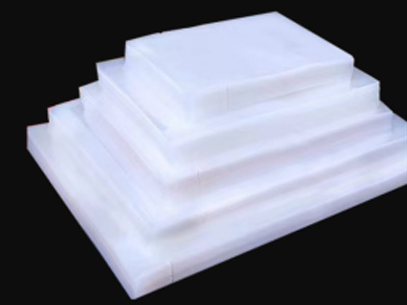 ПЭ.ПА пакет с трёхсторонней запайкой, полученный методом низкотемпературной соэкструзии.7